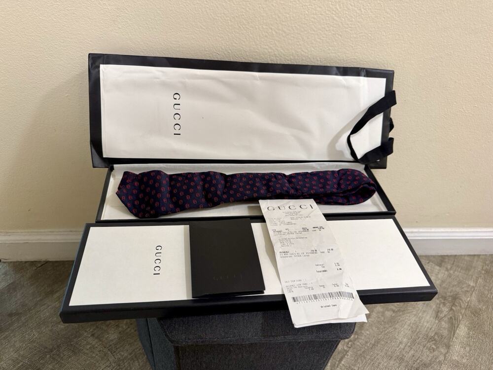 Gucci Men's Blue/Red GG Pattern Jacquard Silk Designer Tie Made in Italy